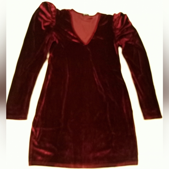 Shein Red Velvet dress - Picture 4 of 5